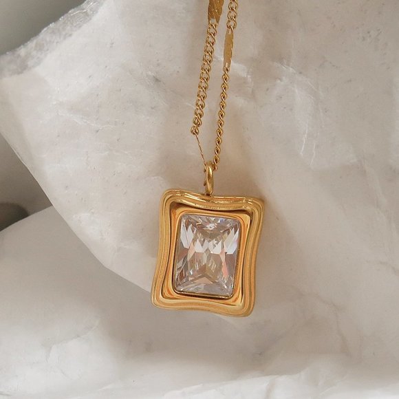 NEW 18K Gold Plated Radiant Cut Diamond Square Pendant Necklace - Picture 3 of 8